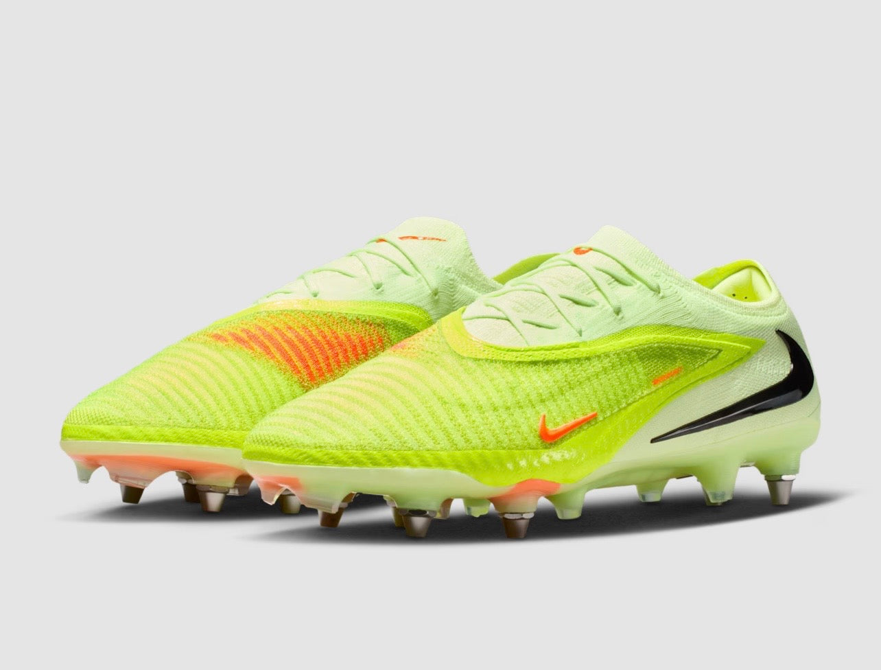Nike Phantom 6 Low Elite Soft-Ground|Metal studs