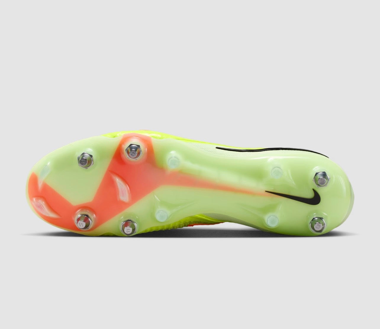 Nike Phantom 6 Low Elite Soft-Ground|Metal studs